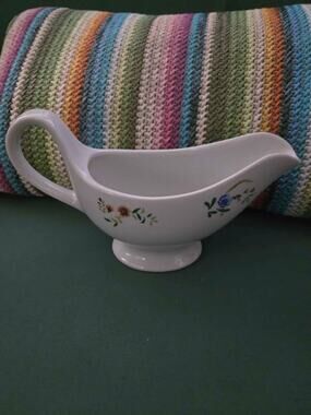 B.I.A. Cordon Bleu Floral Gravy Boat